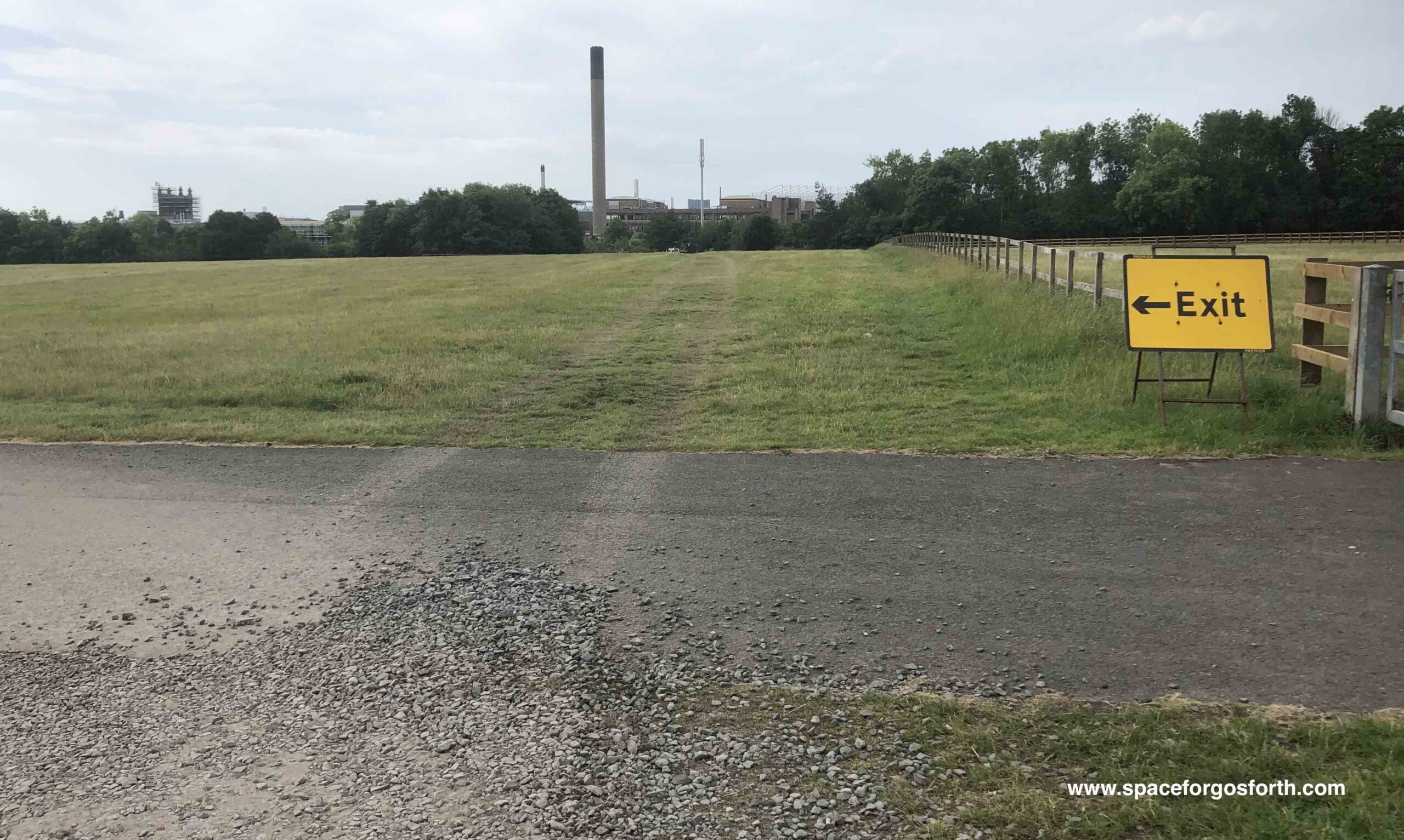 Picture of Town Moor tracks, with vehicle tracks and gravel indicating vehicles had driven straight across the grass.